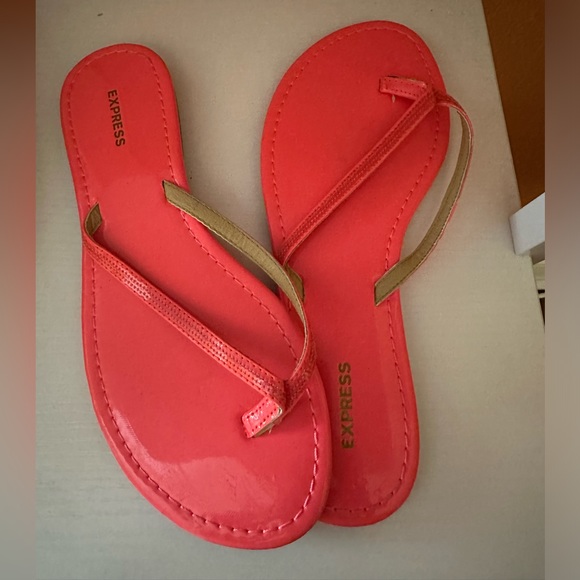 EXPRESS Flip-Flops in Hot PINK (NWOT) - Picture 2 of 7